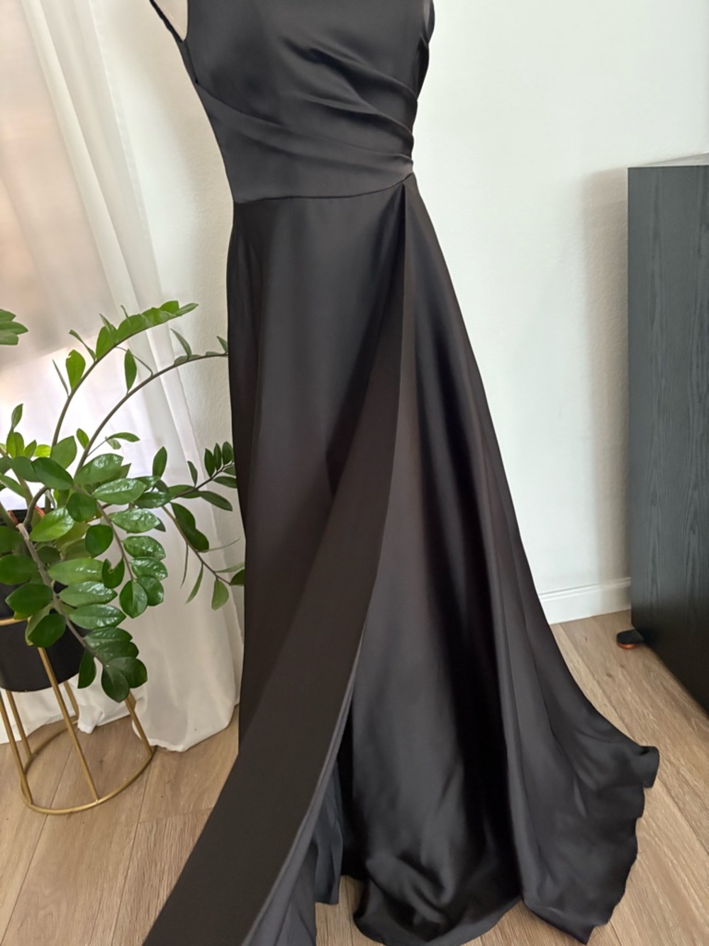 Elegant Black A-Line Evening Dress - Classic Square Neck - Picture 5 of 10